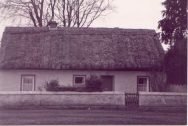 Casserly's thatched house, Cregboy on the main Galway road | Claregalway Parish History Pictorial, 2002 CC BY