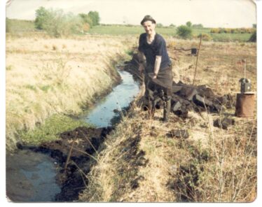 Cutting the turf | Claregalway Parish History Pictorial (2002) CC-BY-NC-ND