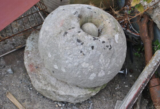 Beehive quern
