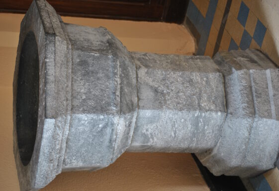 Gortanummera baptismal font