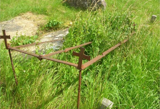 Graveyard ironwork mort-safe