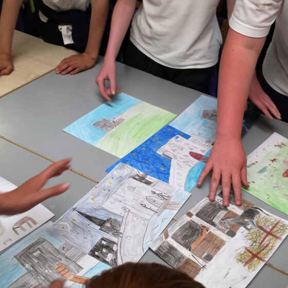Seo chugat liosta na ndaltaí a ghlac páirt inár gcuid oibre bunaithe ar Bhaile Locha Riach sna meánaoiseanna.  - Students from Gaelscoil Riabhach who worked on the Medieval Loughrea project: