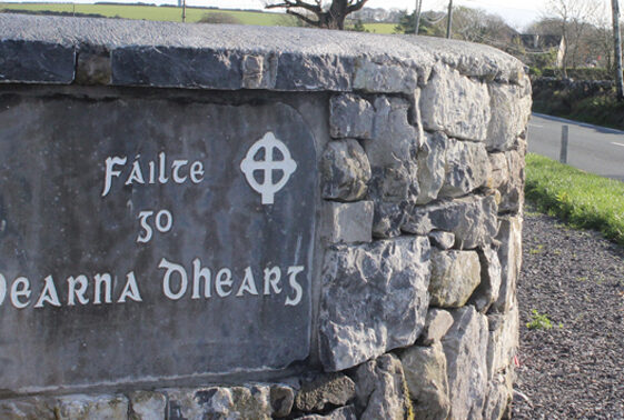 Contact us / Déan teagmháil linn
