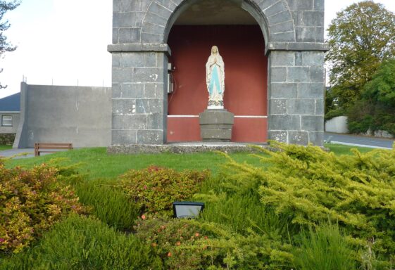 Historical facts on grotto in Barnaderg