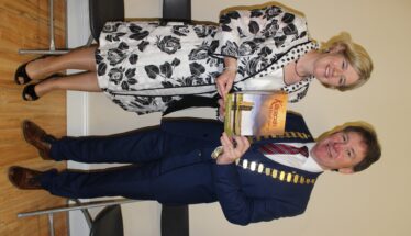 Marie Mannion, Heritage Officer with GCC and An Cathaoirleach and Mayor of Co. Galway, 2015 Cllr. Peter Roche | Image: Bernadette Connolly