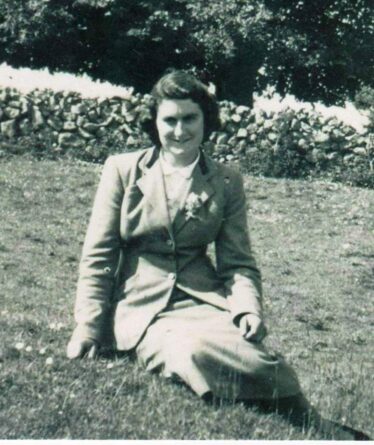 Maureen Mannion, Creevaghbawn (c. 1953) | Photo: Rosaleen Molloy, Corofin, daughter.