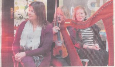 Áine Ní Shiroadáin, Íde Ní  Fhaoláin and Cepta at the launch of Mná 2016.