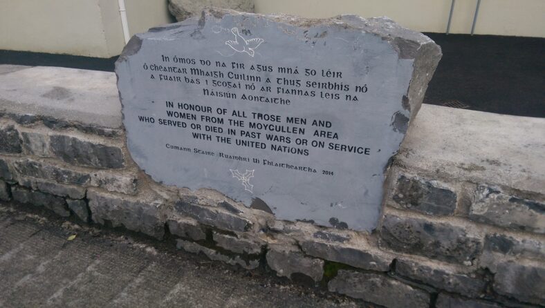 Commemoration Stone, situate in boundary wall by public pathway outside Áras Uilinn Moycullen | Moycullen Heritage