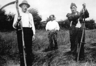 Traditions and Folklore Nósanna & Béaloideas