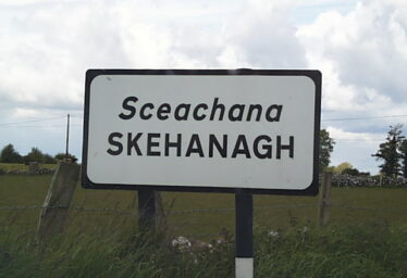 Contact us / Déan teagmháil linn