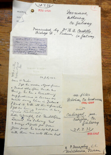 Letter with Axe Head | © Marian Hardiman