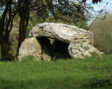 Wedge Tomb at Kilbeg | © Gerry Costello