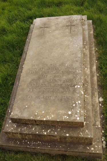 Final resting place and gravestone of Fr. Patrick Henry in Robeen Church | © Gerry Costello Photography