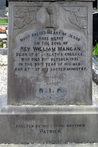Inscription on the headstone of Fr. William Mangan in Roundfort Cemetery. | © Gerry Costello Photography