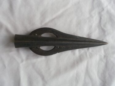 Moyarwood spearhead, bronze socketed leaf-shaped measures 232mm in length.