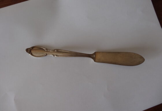 Silver or silverplate cheese or butter spreader