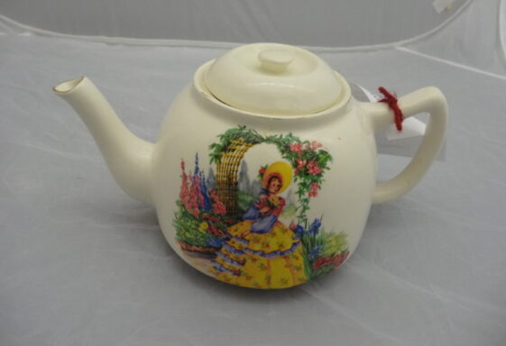 Arklow cream teapot