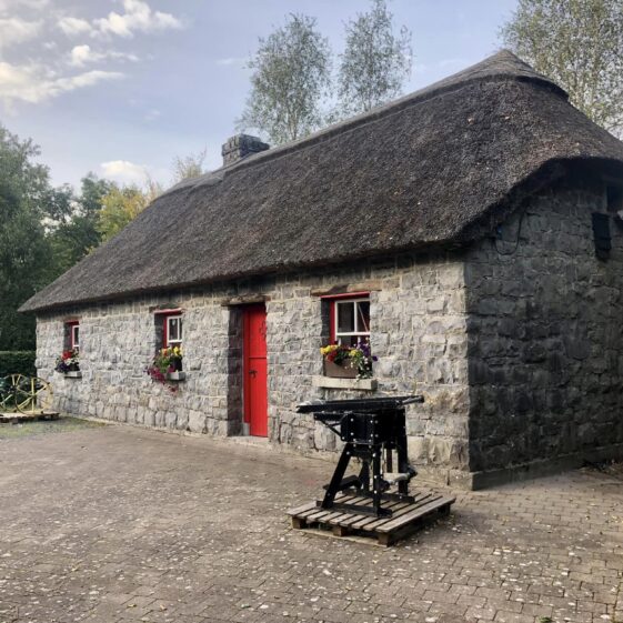 Slí Abhainn an Chláir
