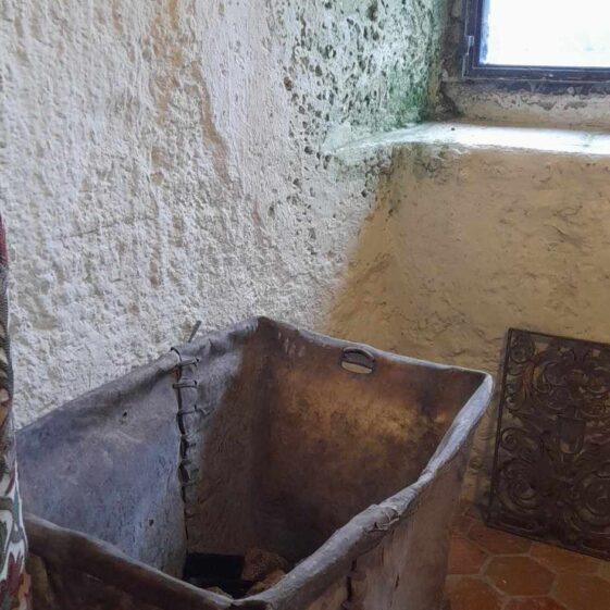 Claregalway Castle 38 Embracing the Past | Photo: Tunde Racz