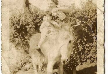 Photos of the Diskins of Knockaunkeel.