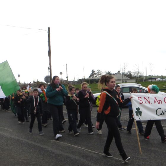IMG_0941 Cahergal schoolchildren leading the parade