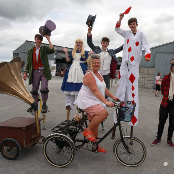 Walkers-and-bike Having fun, entertaining the crowds | Photo: Hany Marzouk