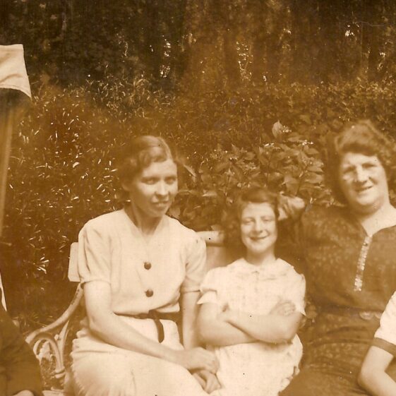Mrs-Keane-Annies-Mother-Annie-Evelyn-Boyle-Mrs-Boyle-Kevin-Boyle Mrs. Keane (Annie's mother), Annie Keane, Evelyn Boyle, Mrs. Boyle and Kevin Boyle | Killererin Heritage Society