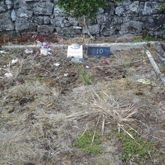 KN_10_A Grave 10: Courtney James and family | Moylough Parish Services Ltd.