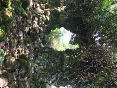 Entrance to the church in Grange | Photo: B. Forde, May 2020