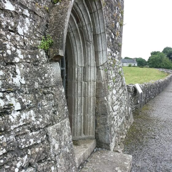 Side view of Kilconnell doorway showing batter | B. Doherty 2020