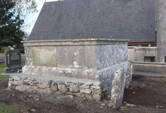 Dolphin Tomb, Bullaun