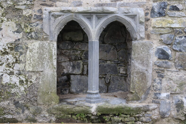 double arch in wall alcove, restored, limestone | B. Doherty 2022