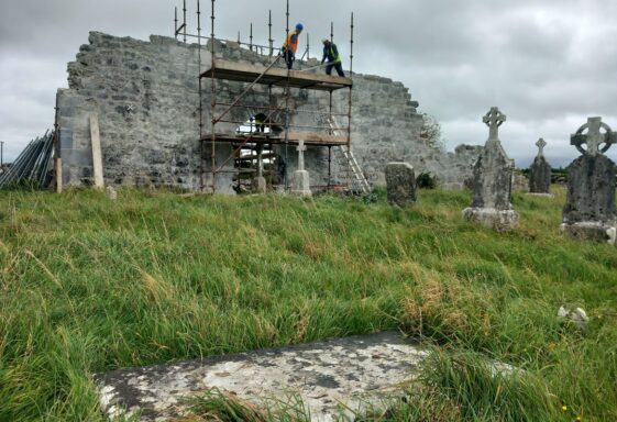 Issertkelly Church &amp; Graveyard