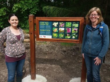 Woodlawn Flora Sign with Catherine Seale and Janice Fuller