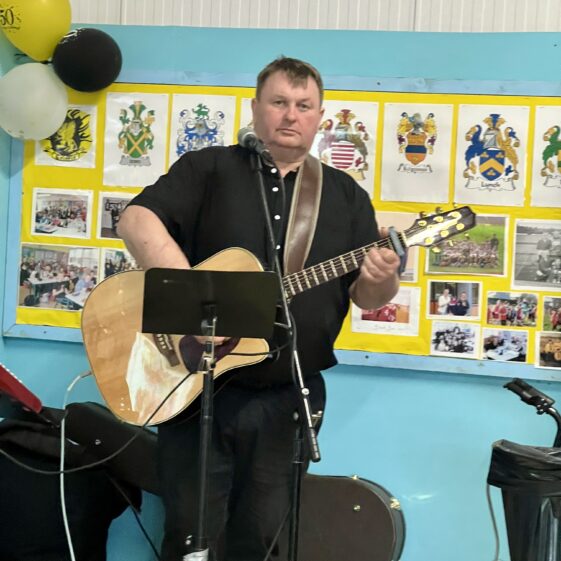 Stephen Reilly providing  Music for the celebration | Courtesy of Patricia Kenny Photography