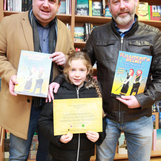 Ollie Turner with Jenny and Pearse Murray | Photo Sean Lydon