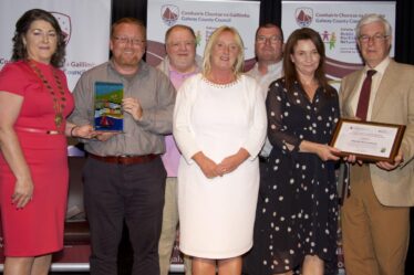 Pictured at the Cathaoirleach’s Community Awards ceremony at The Theatre, Station House Hotel, Clifden were Best Contribution to Heritage Award Winning Group Moycullen Historical Society (Left to Right): Cathaoirleach Eileen Mannion, Mark McNally, Thomas Ó Cadhain, Hazel Morrison, Richard Long, Tara De Renzy, David Burke (Introducer of Award, Editor of the Tuam Herald)