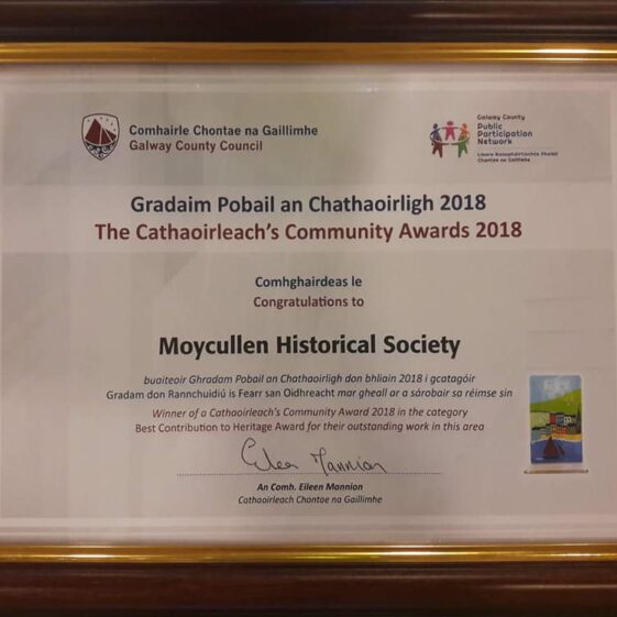 Moycullen Historical Society pick up the award for 