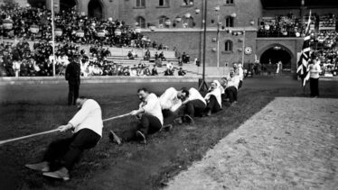 Team Great Britain -v- Sweeden at Stockholm Olympics 8 July 1912 | https://www.coachmag.co.uk/sport/5631/strange-games-unusual-and-discontinued-olympic-sports