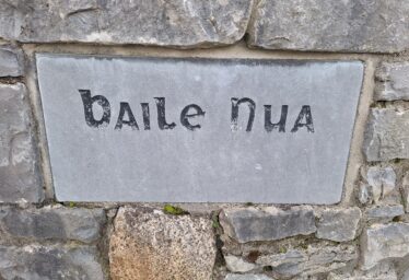An Baile Nua/Newtown