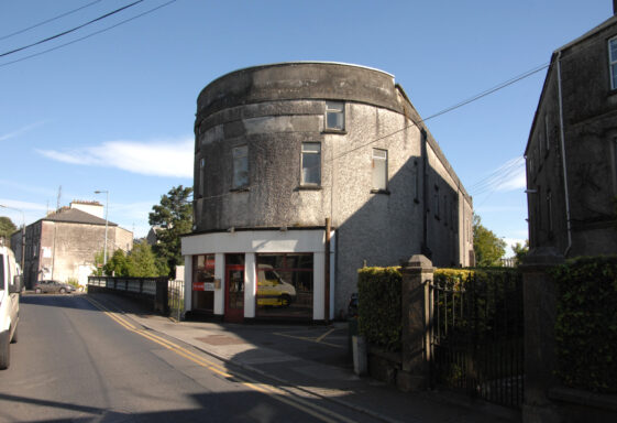 07. Waterslade House