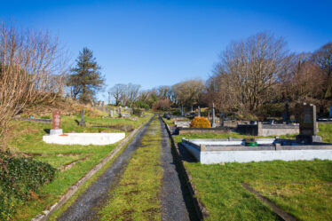 Ardbear Cemetry | Roger Harrison