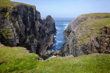 Dún Mór Cove. lat/Long: 53° 37.1910N, 10° 15.3234W - What3Words: ///sunlight.mills.reattach | Roger Harrison