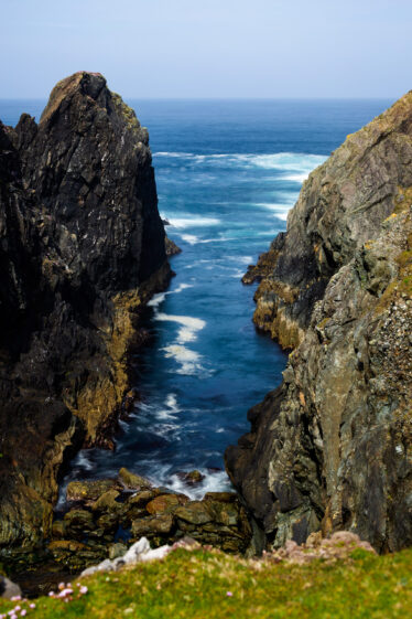 Dún Mór Cove_2. latt/Long: 53° 37.1910N, 10° 15.3234W - What3Words: //sunlight.mills.reattach | Roger Harrison
