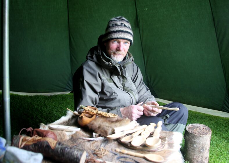 Colom Mahon of Mac Tíre Bushcraft wood carving at the Athenry Walled Towns Day, Co. Galway.
 | Photo: Hany Marzouk