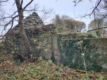 Outbuildings beside site of Patsy Burke's House, Beaghbeg | Photo: Claire Loader
