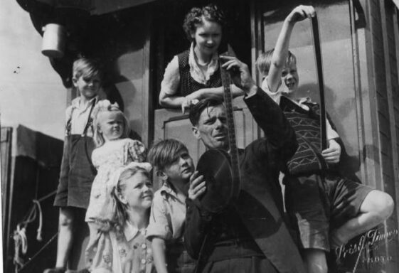 Lyons Family Roadshow