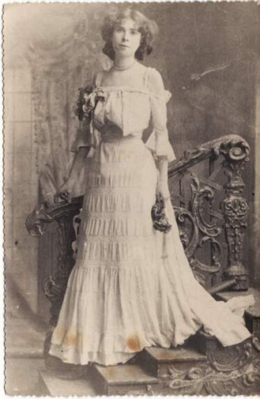 Isobel Lyons - 1905 |  Photo Courtesy of Maurice Lyons