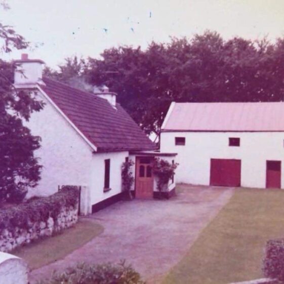 Nell's home Nell's home
Ballaghnagrosheen
Menlough