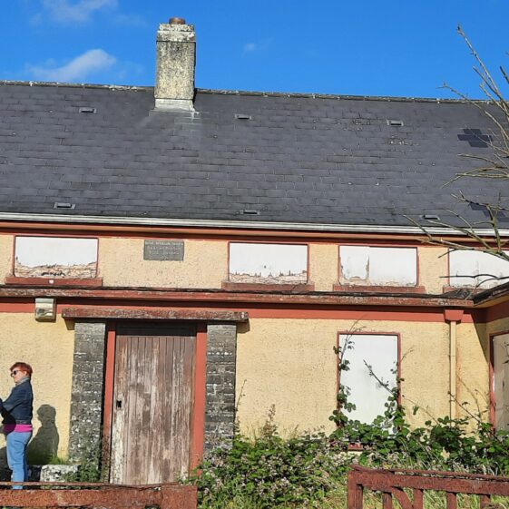 Mike, Maureen & Derek Laffey at the old school house Ballinruane Menlough | Emma Laffey